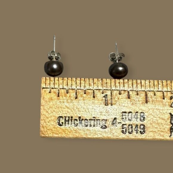 Elegant Gray Black Freshwater Pearl Stud RGF Sterling Silver Earrings - Picture 5 of 11